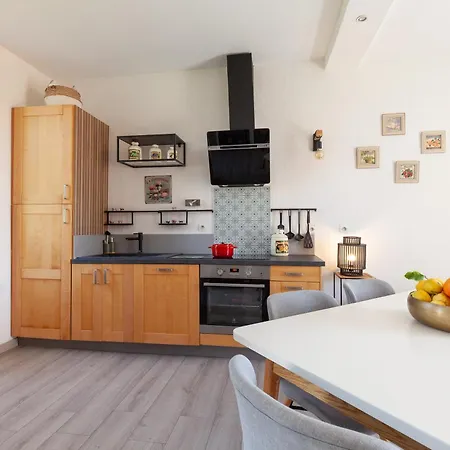 Du Moulin Apartment